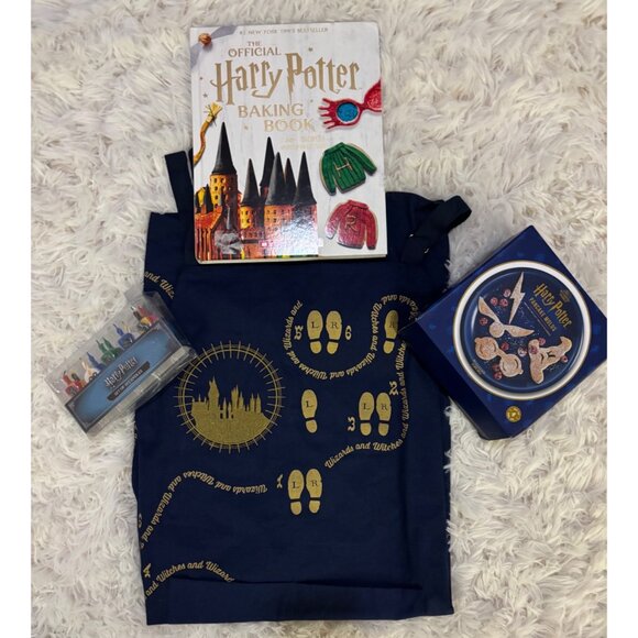 Harry Potter Baking Bundle: CookBook Pancake Molds & Candles - Picture 3 of 11